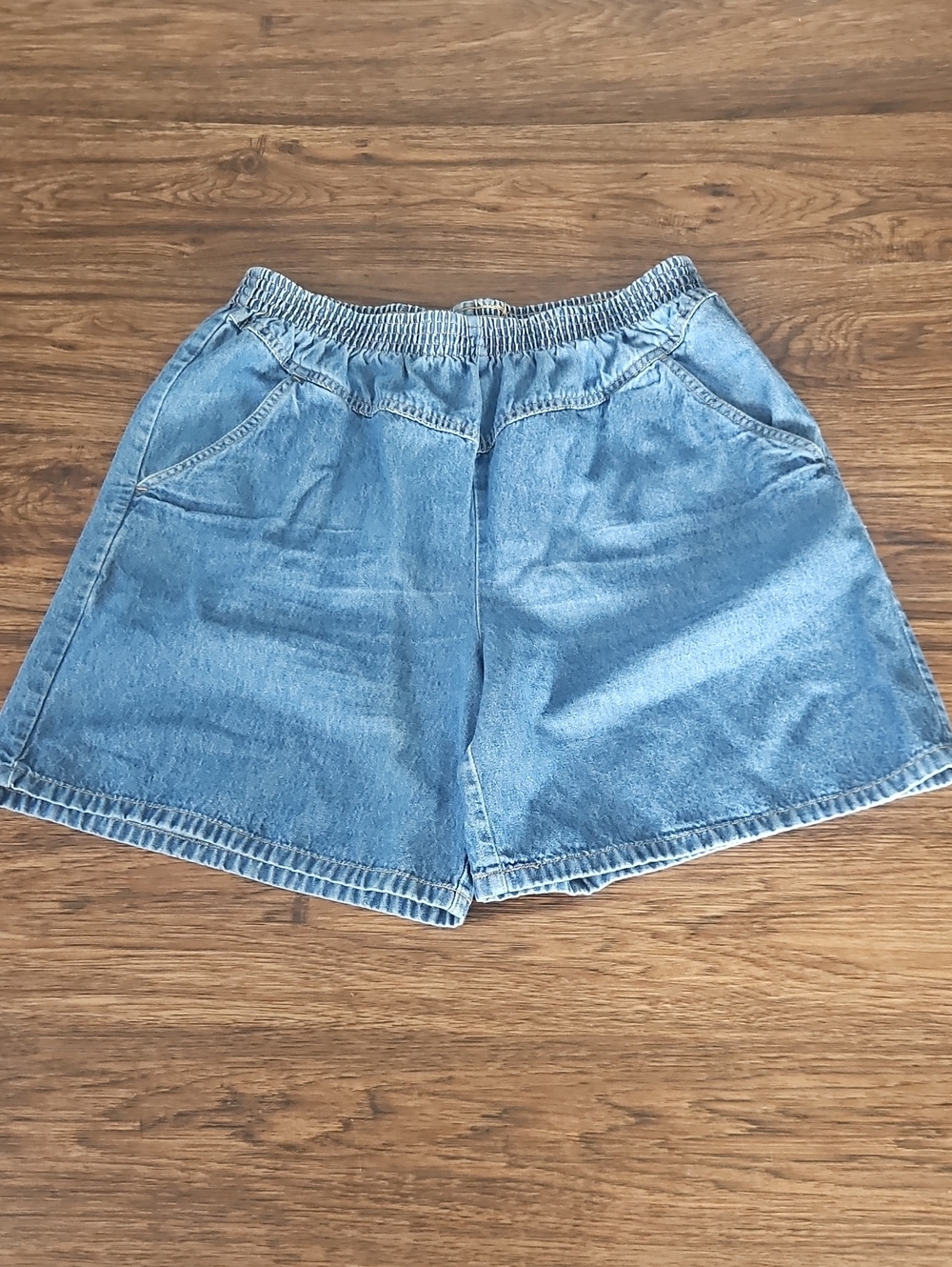 Vintage Lord Isaacs Light Wash Denim Pull-On Shorts Women’s 16